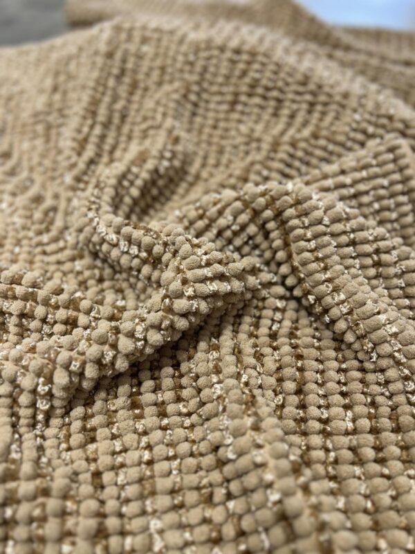 viber_image_2024-04-19_11-51-09-665 Prekrivač - Crvići